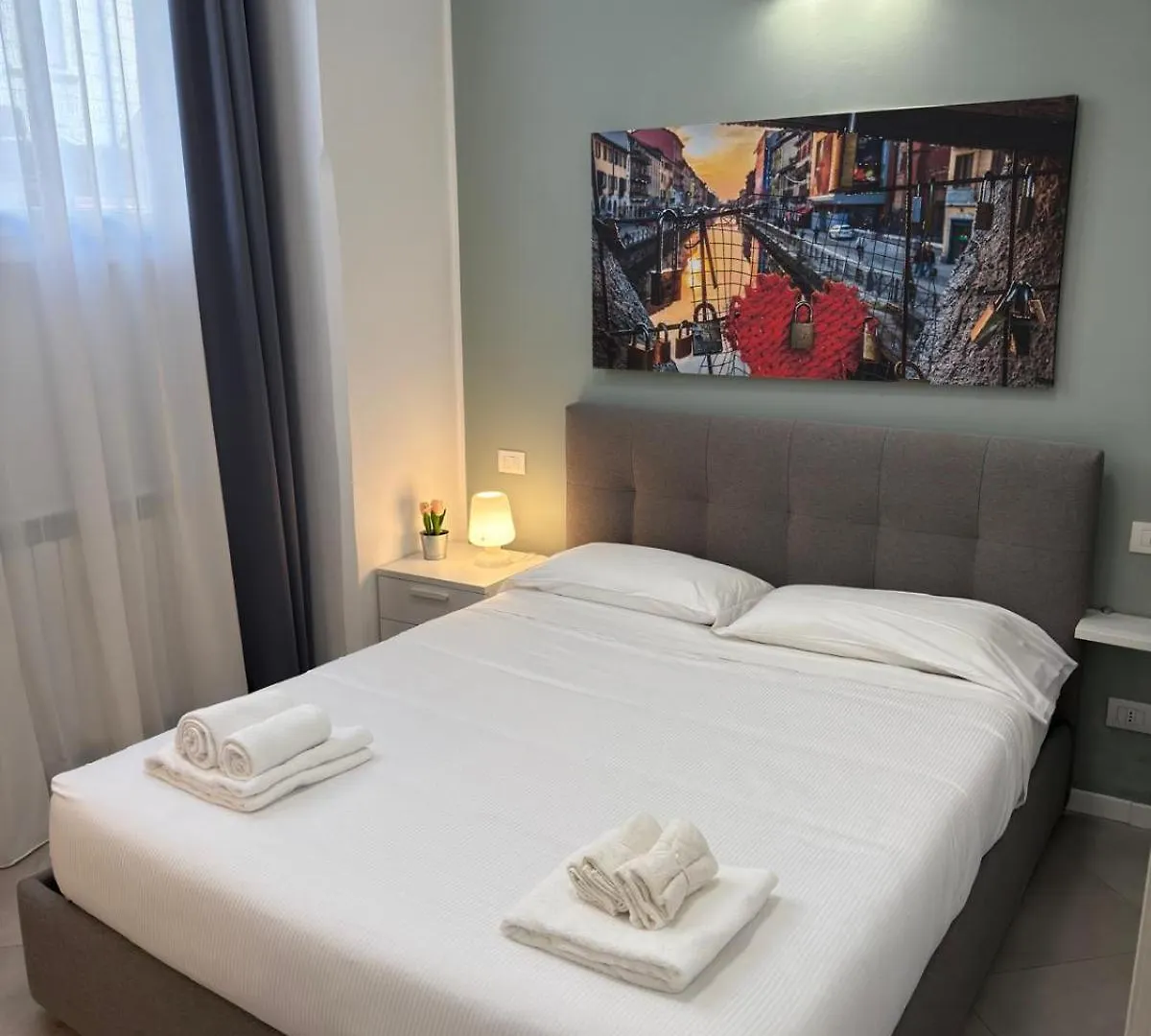 Elegant 3 - Level Loft - 3 Bedrooms, 3 Baths, Fast Wi-Fi Milan 0*,  Italy