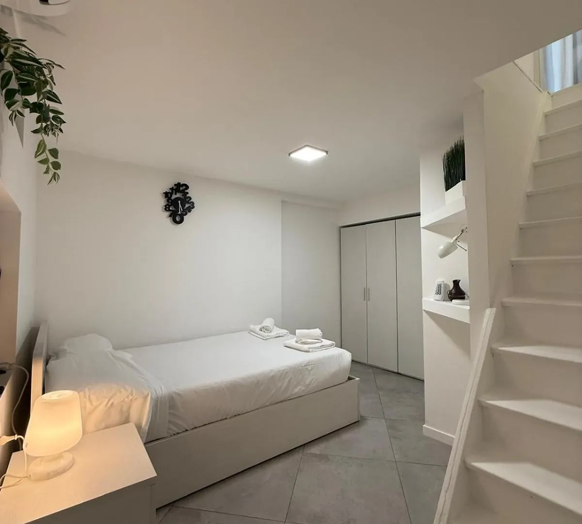Apartment Elegant 3 - Level Loft - 3 Bedrooms, 3 Baths, Fast Wi-Fi Milan Italy