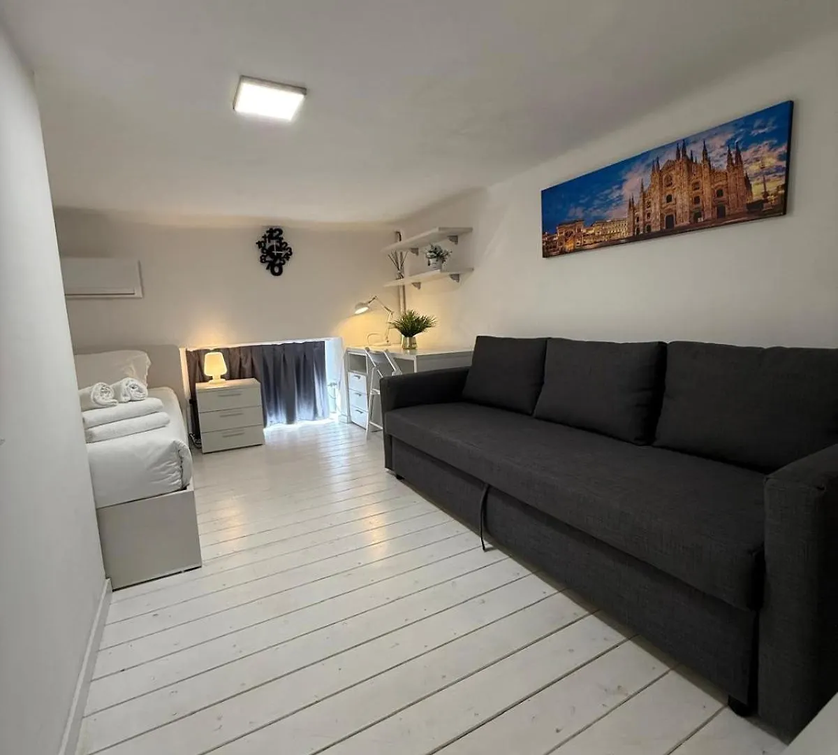 Elegant 3 - Level Loft - 3 Bedrooms, 3 Baths, Fast Wi-Fi Milan