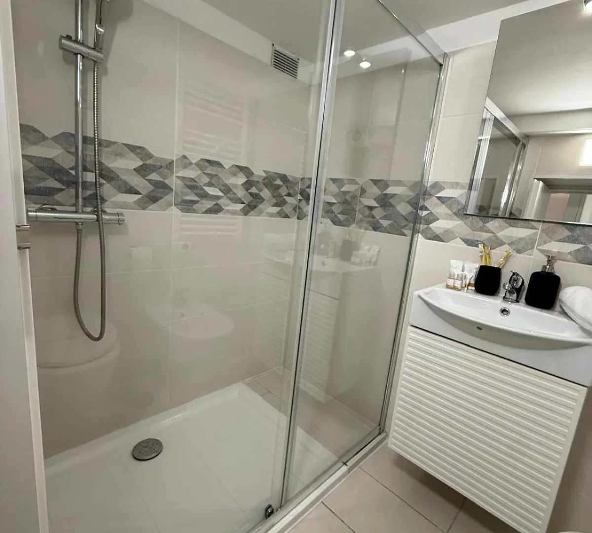 Elegant 3 - Level Loft - 3 Bedrooms, 3 Baths, Fast Wi-Fi Mailand